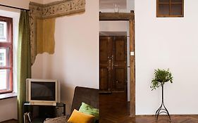 Nicholas Studio